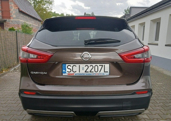 Nissan Qashqai cena 78900 przebieg: 113693, rok produkcji 2017 z Bełchatów małe 781